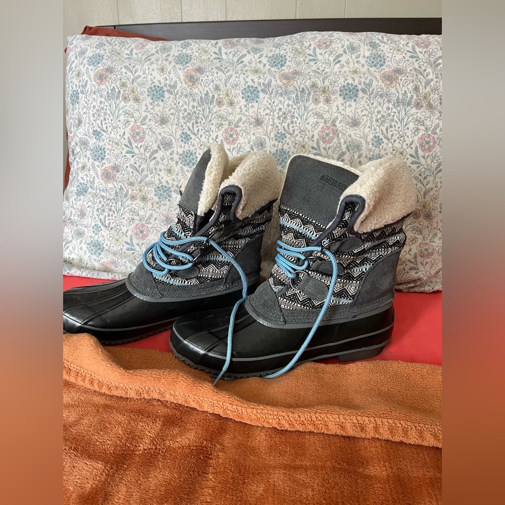 Khombu Faux Fur Duck winter Boots